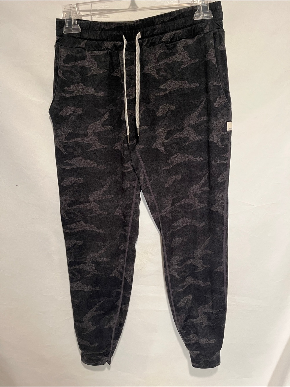 Vuori Black/Camo Performance Joggers XS